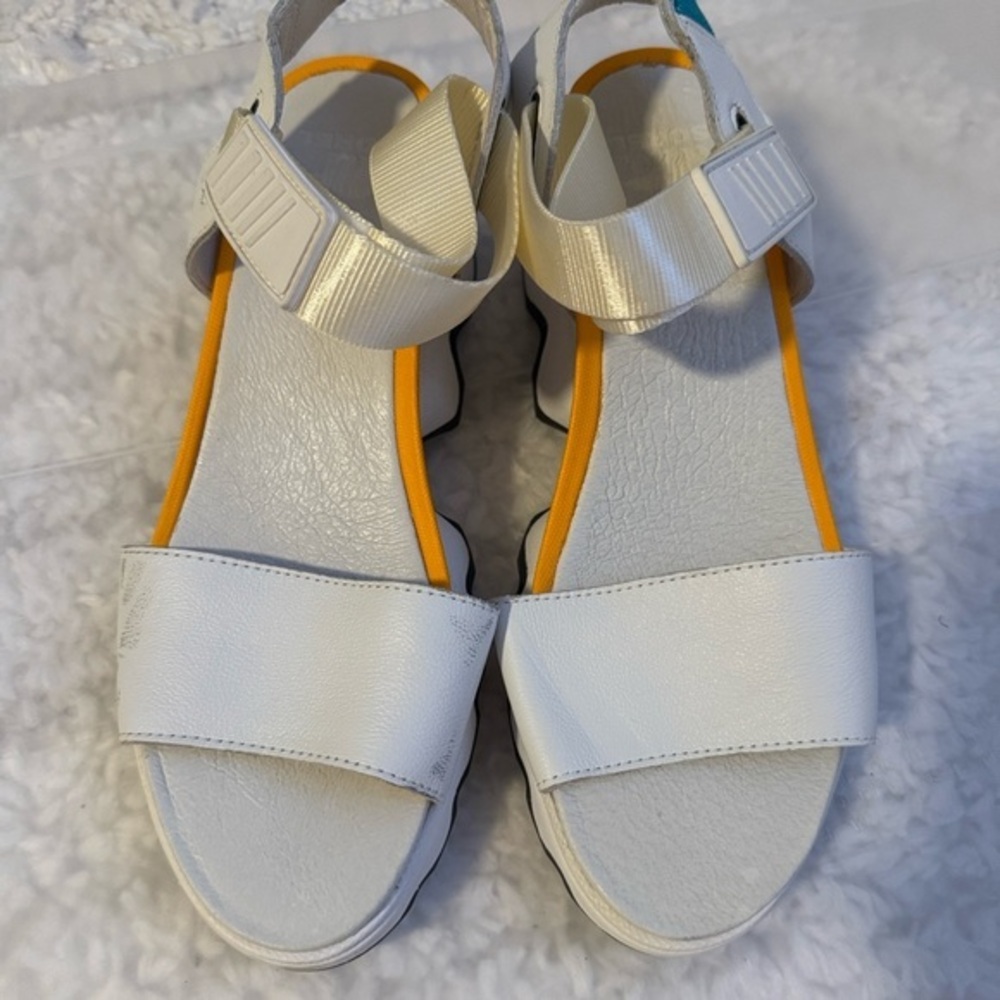 Sorel White Sandals with Adjustable Straps